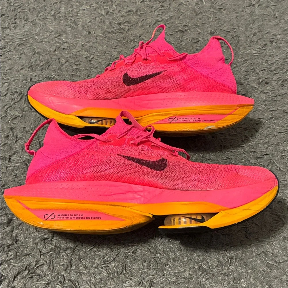 Nike Men's Athletic Shoes Pink and Yellow